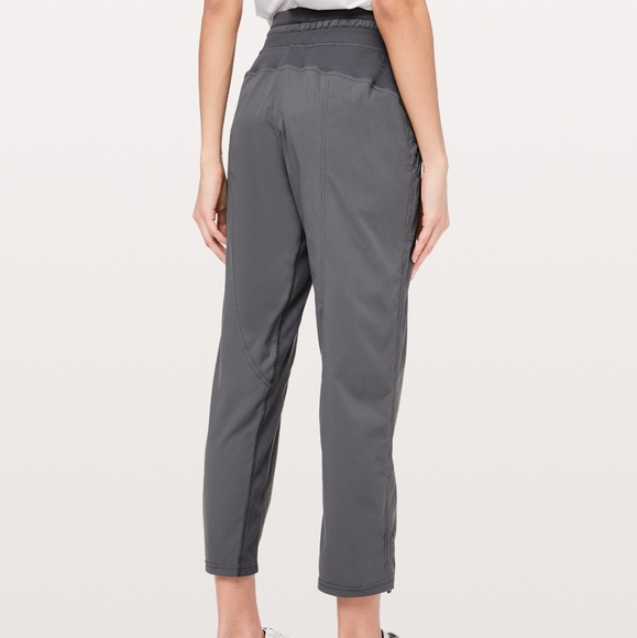 Lululemon EUC Dance Studio Crop Grey